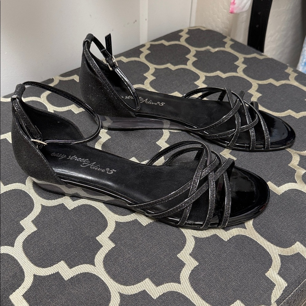 Easy Street Tarrah 10M Faux Leather Crossover Wedge Sandals